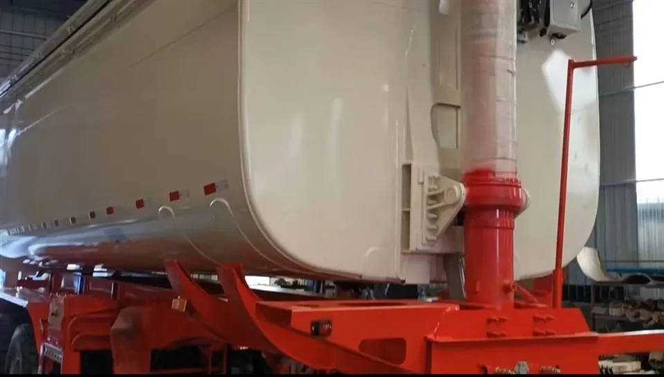 Tankni orqaga aylantiruvchi yarim tirkama