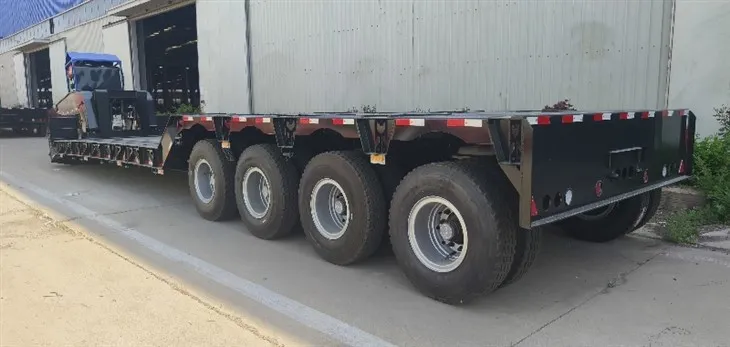 To'rt o'qli past shassili transport yarim tirkamasi